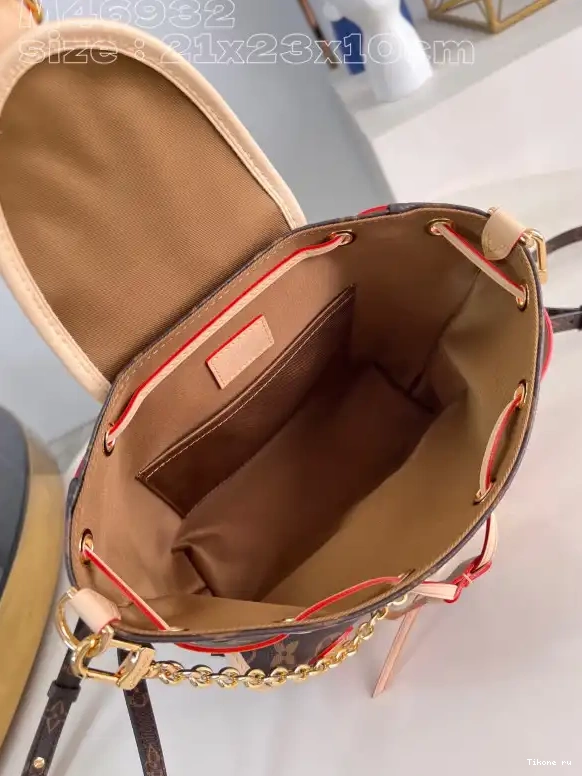 Affordable LOUIS Excursion VUITTON PM 0608